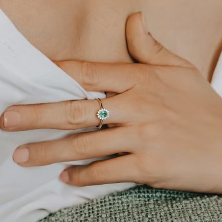 18 kt white gold Comete ring with emerald and diamonds