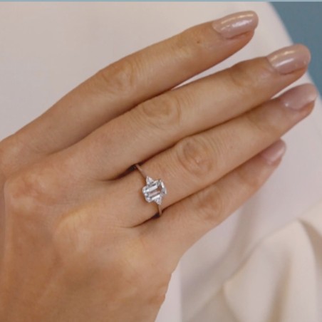18kt white gold Comete ring with aquamarine and diamonds