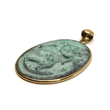 Fabula etrusca 18 kt gold pendant